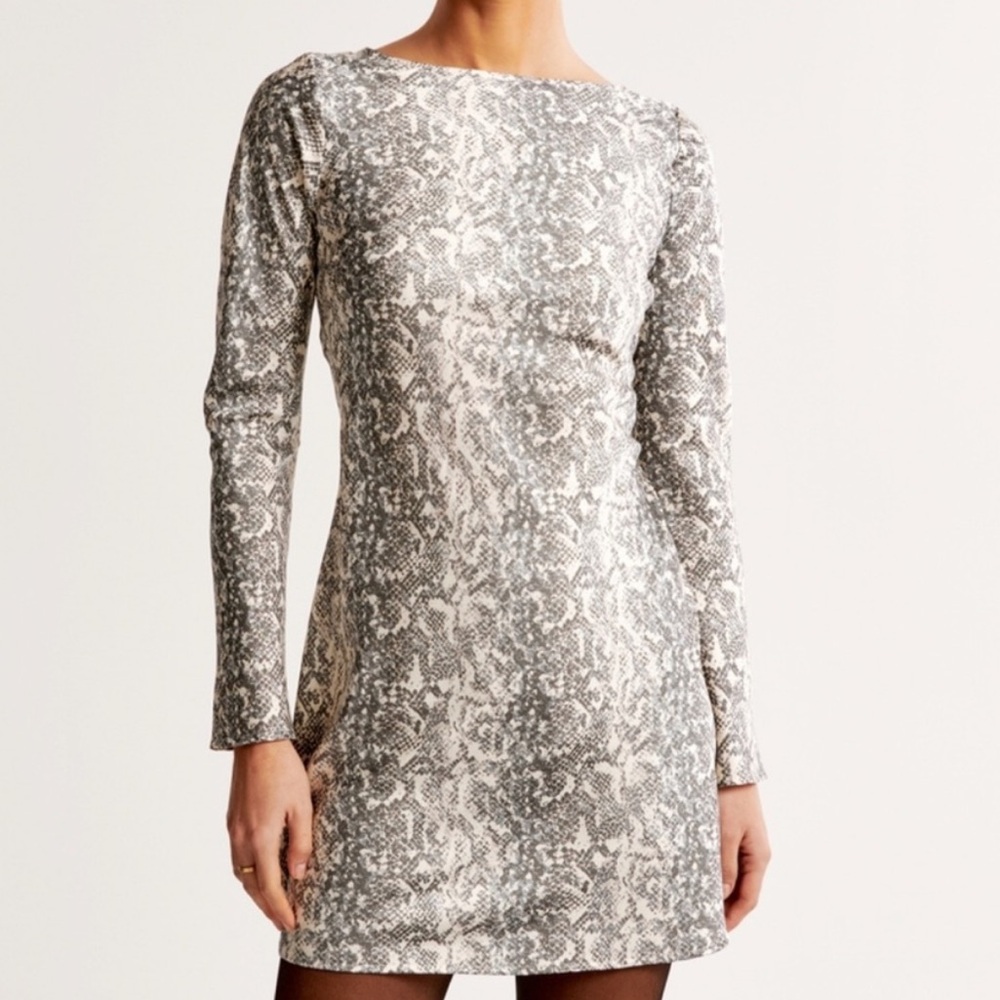 Abercrombie & Fitch Gray and White Long Sleeve Dress